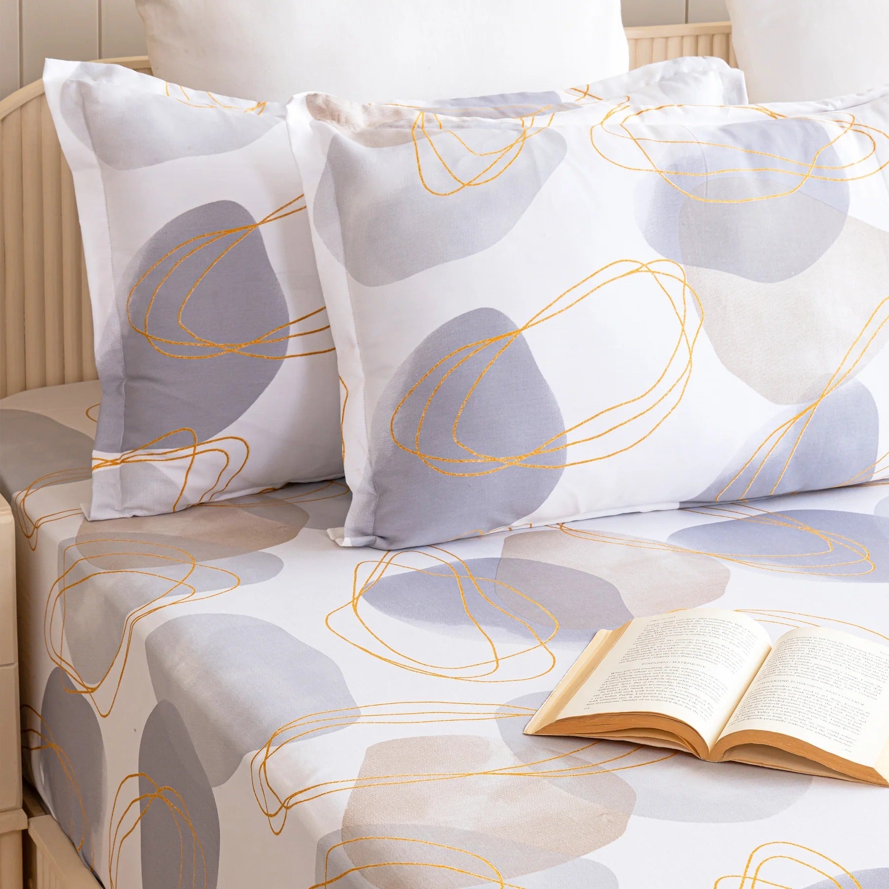 Waterproof Mattress Protector - Dustproof & Allergen Guard Fitted Bedsheet