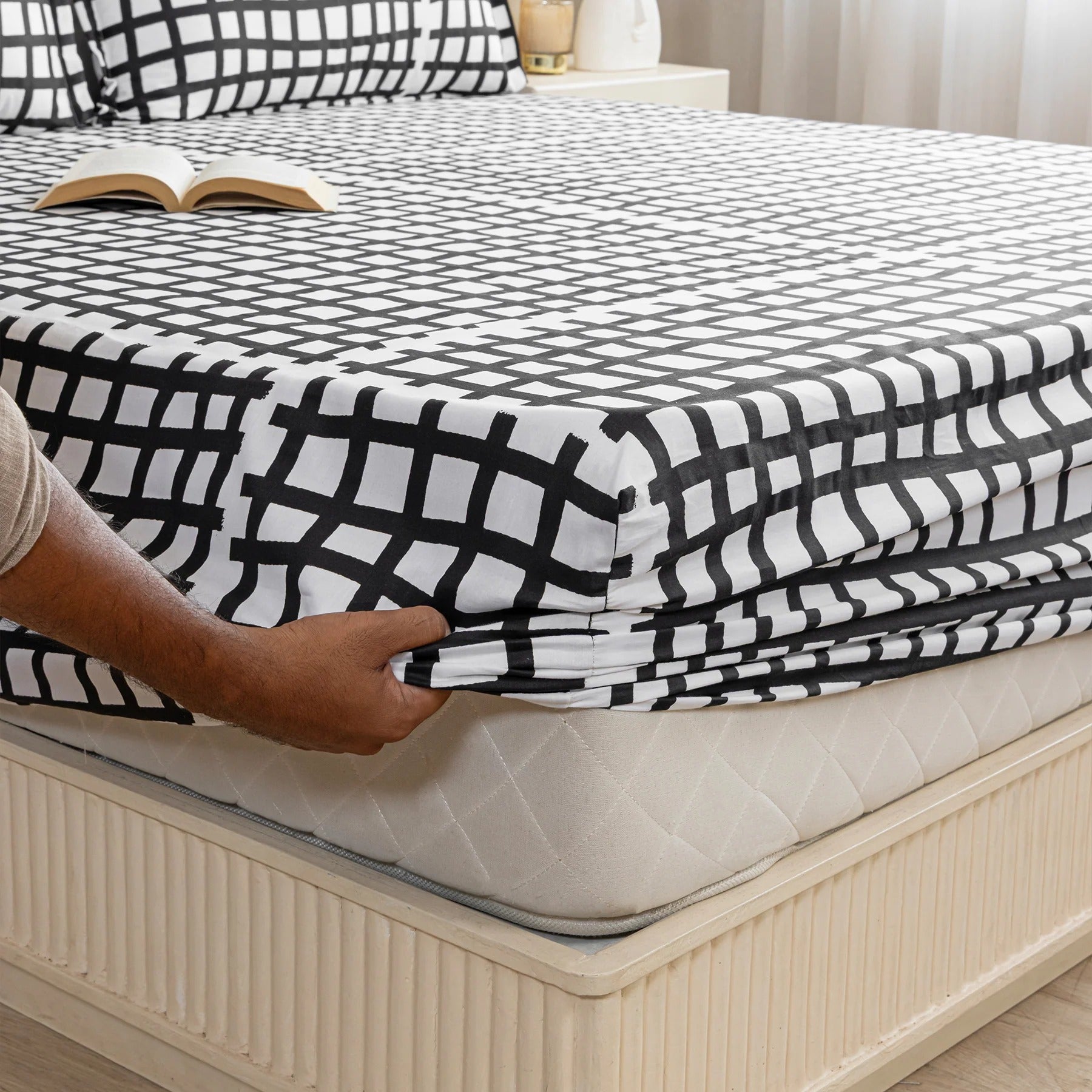 Waterproof Mattress Protector - Dustproof & Allergen Guard Fitted Bedsheet